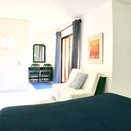 Bellavista Avenida Pool And Center