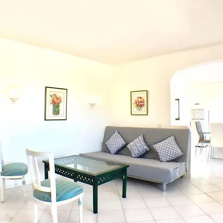 Bellavista Avenida Pool And Center