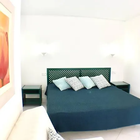 Bellavista Avenida Pool And Center